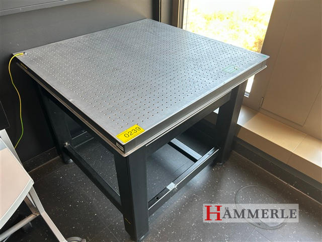 MELLES GRIOT Optical Table